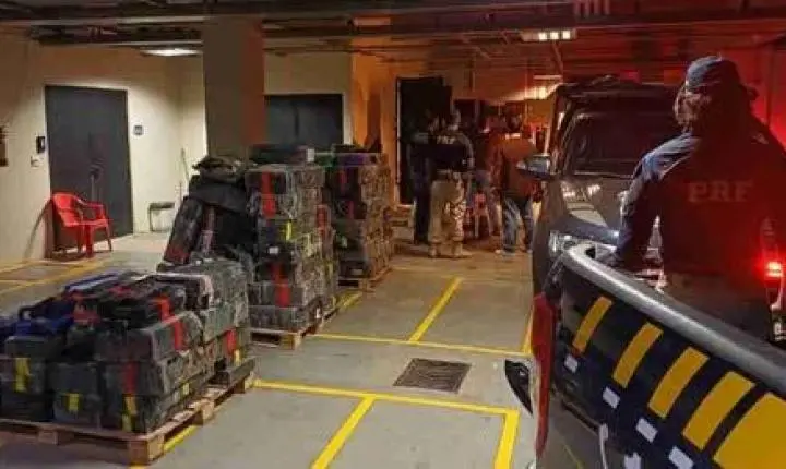 PRF APREENDE MAIS DE 4 TONELADAS DE DROGAS ESCONDIDAS EM CARGA DE MILHO EM GUAÍRA