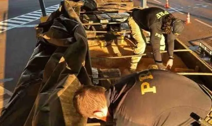 PRF APREENDE MAIS DE DUAS TONELADAS DE DROGAS ESCONDIDAS EM CARGA DE SOJA NA BR-163