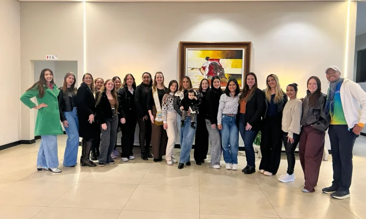 PROJETO MULHERES QUE FLORESCEM PROMOVE ENCONTRO SOBRE AUTOESTIMA E AUTOCONHECIMENTO EM ITAIPULÂNDIA