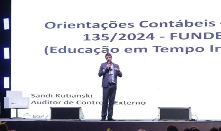 REPRESENTANTES DA EDUCAÇÃO DE ITAIPULÂNDIA PARTICIPAM DO SEMINÁRIO ESTADUAL DA UNDIME-PR EM MARINGÁ