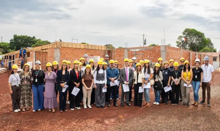 REPRESENTANTES FEDERAIS VISITAM OBRA DA CASA DA MULHER BRASILEIRA, EM FOZ