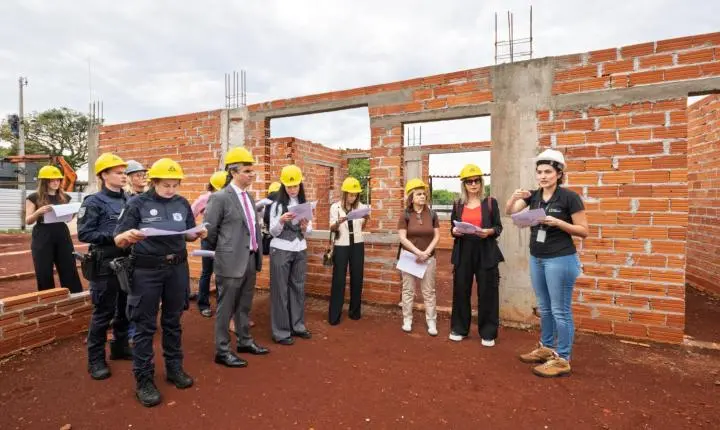 REPRESENTANTES FEDERAIS VISITAM OBRA DA CASA DA MULHER BRASILEIRA, EM FOZ