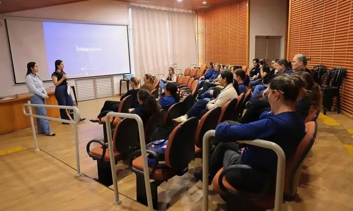 REUNIÃO COM AGENTES COMUNITÁRIAS DE SAÚDE DE ITAIPULÂNDIA FORTALECE AÇÕES INTERSETORIAIS