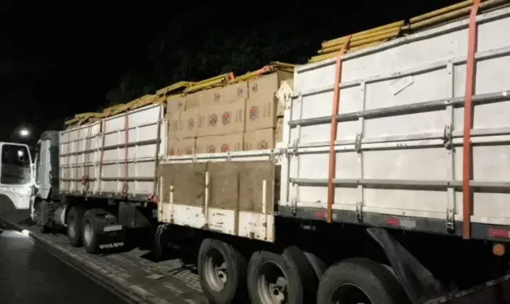 ROTAM APREENDE CARGA DE CIGARROS CONTRABANDEADOS DURANTE OPERAÇÃO EM PATO BRANCO