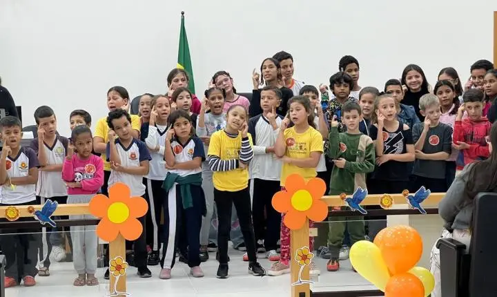 SCFV-PROFAM PARTICIPA DE EVENTO NO FÓRUM DE MATELÂNDIA EM ALUSÃO À CAMPANHA 18 DE MAIO