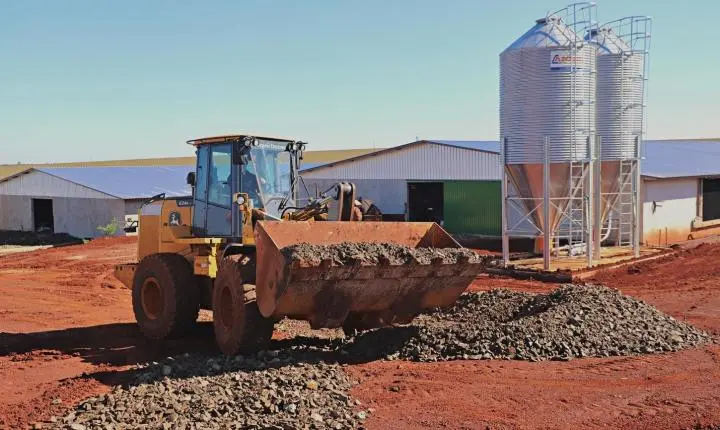 SECRETARIA DE AGRICULTURA DE ITAIPULÂNDIA MANTÉM ATENDIMENTO A PRODUTORES RURAIS COM O PROGRAMA SOLO BRITA