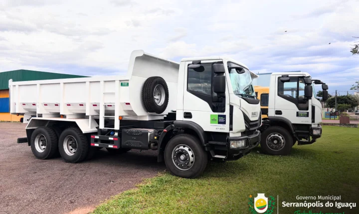 SERRANÓPOLIS DO IGUAÇU RECEBE MAIS DOIS CAMINHÕES PELO PROGRAMA ESTRADAS DA INTEGRAÇÃO
