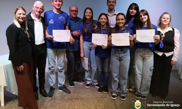 SERRANÓPOLIS ENTREGA CERTIFICADOS A JOVENS QUE CONCLUÍRAM PROGRAMA DE APRENDIZAGEM EM SERVIÇOS ADMINISTRATIVOS