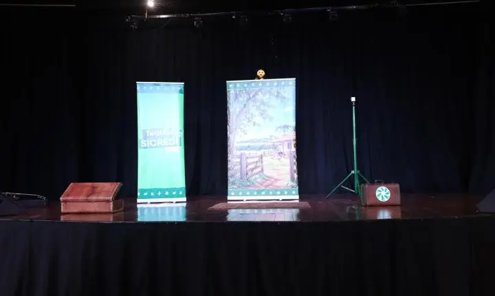SICREDI E ADMINISTRAÇÃO MUNICIPAL PROMOVEM TEATRO SOBRE EDUCAÇÃO FINANCEIRA PARA ALUNOS DE ITAIPULÂNDIA
