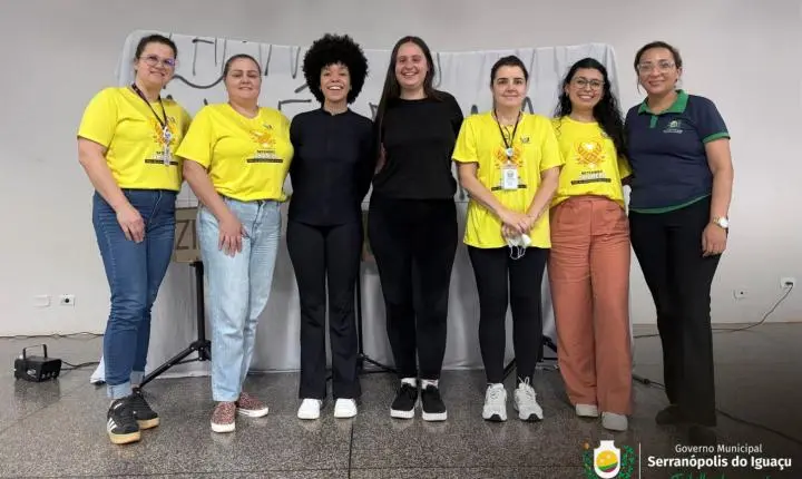 TEATRO LEVA DEBATE SOBRE SAÚDE EMOCIONAL A ESTUDANTES DE SERRANÓPOLIS DO IGUAÇU