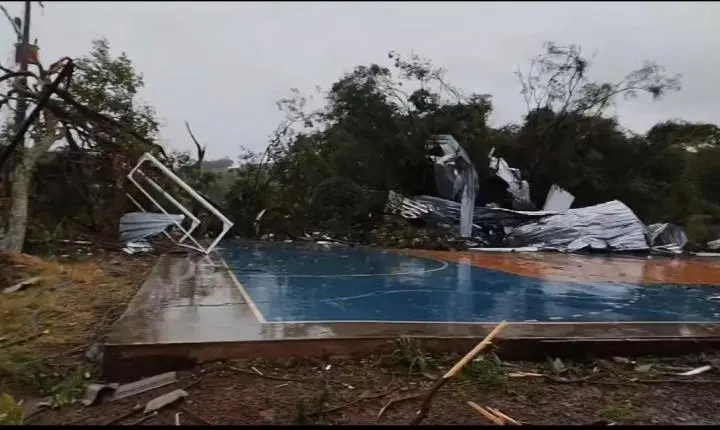 TEMPORAL CAUSA DESTRUIÇÃO EM COMUNIDADES DO INTERIOR DE DIONÍSIO CERQUEIRA