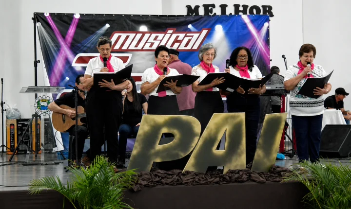 TERCEIRA IDADE DE ITAIPULÂNDIA CELEBRA O DIA DOS PAIS COM ALMOÇO ESPECIAL