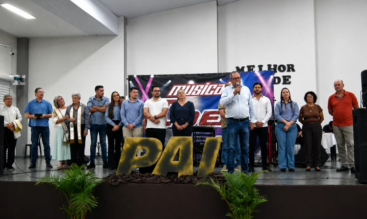 TERCEIRA IDADE DE ITAIPULÂNDIA CELEBRA O DIA DOS PAIS COM ALMOÇO ESPECIAL