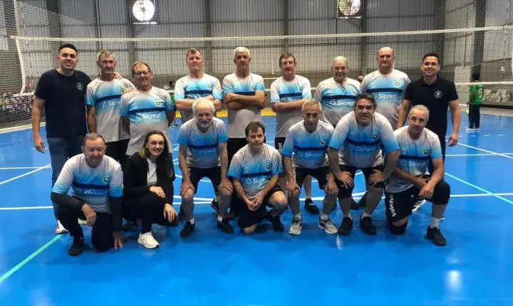 TERCEIRA IDADE DE ITAIPULÂNDIA CONQUISTA PÓDIOS NA GRANDE FINAL DO III CIRCUITO OESTE SICREDI DE VÔLEI DE CÂMBIO