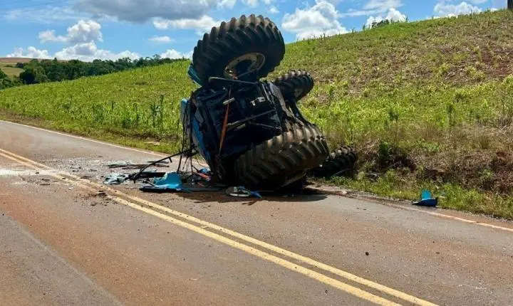 TRATOR CAI DA CARROCERIA DE CAMINHÃO NO SUDOESTE 