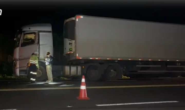 ULTRAPASSAGEM TERMINA EM GRAVE ACIDENTE NA BR-277 E MOBILIZA EQUIPES DE RESGATE EM CASCAVEL
