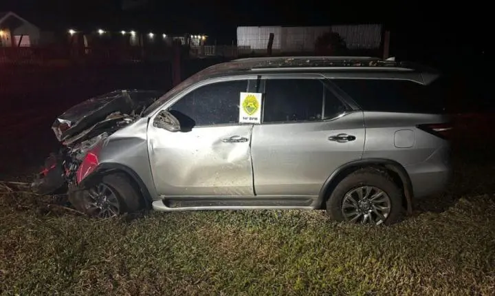 VEÍCULO FURTADO EM MEDIANEIRA É RECUPERADO PELA PM APÓS PERSEGUIÇÃO EM SANTA TEREZINHA DE ITAIPU