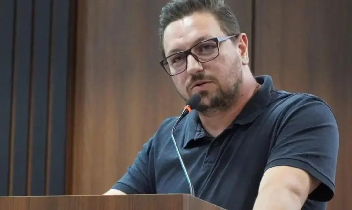 VEREADOR ANDRÉ ROYER SUGERE CAMPANHA PARA ORIENTAR USUÁRIOS DE PATINETES, BICICLETAS E MOTONETAS ELÉTRICAS EM ITAIPULÂNDIA